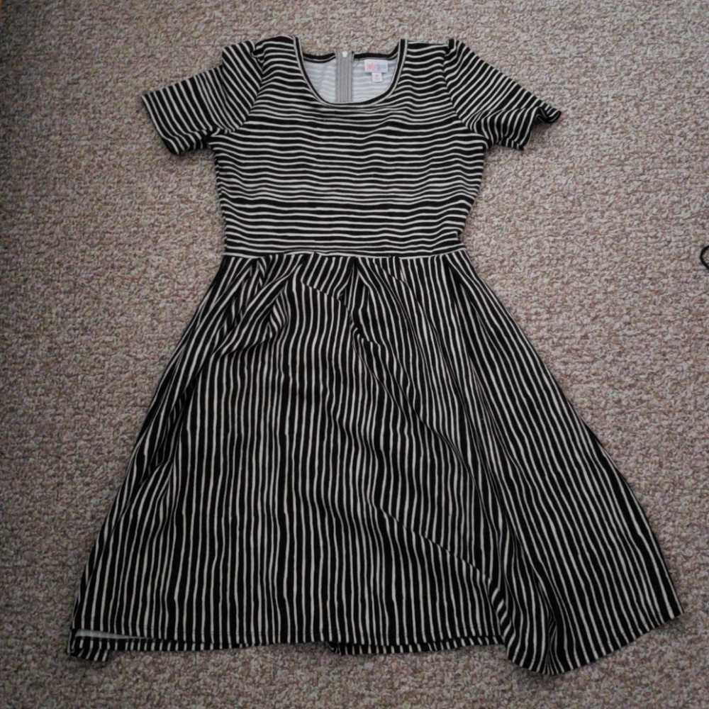 LuLaRoe Amelia SZ M